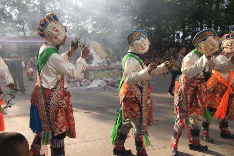 江玉儀在中國西寧學徒期間看到的節日。圖像由藝術家江玉儀提供。